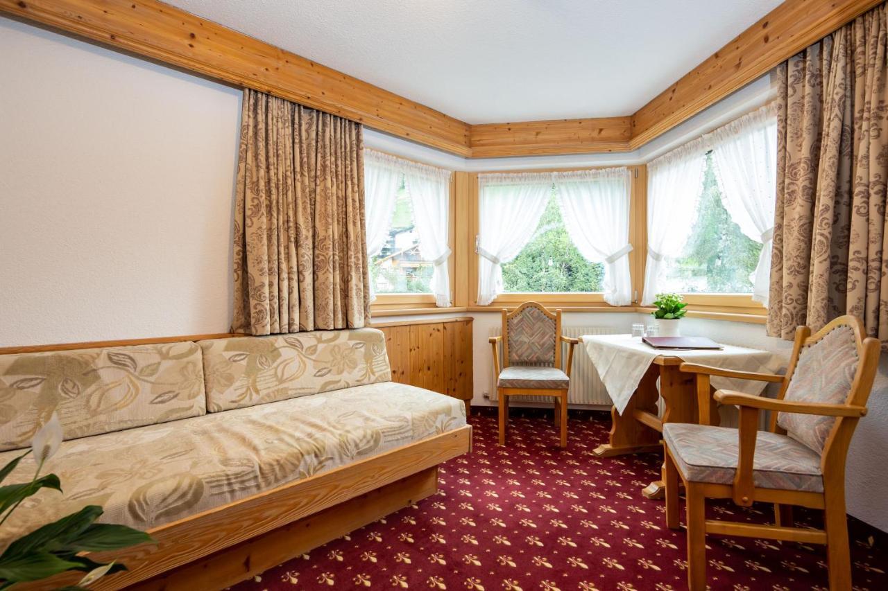Hotel Garni Tyola 이스크글 외부 사진